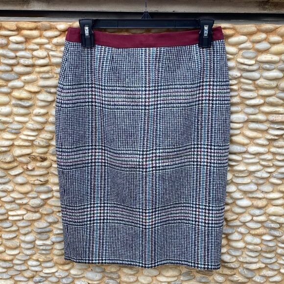 BODEN British Tweed Wool Black/Maroon/White/Blue Plaid Pencil Skirt. Size 4. EUC - Picture 1 of 5